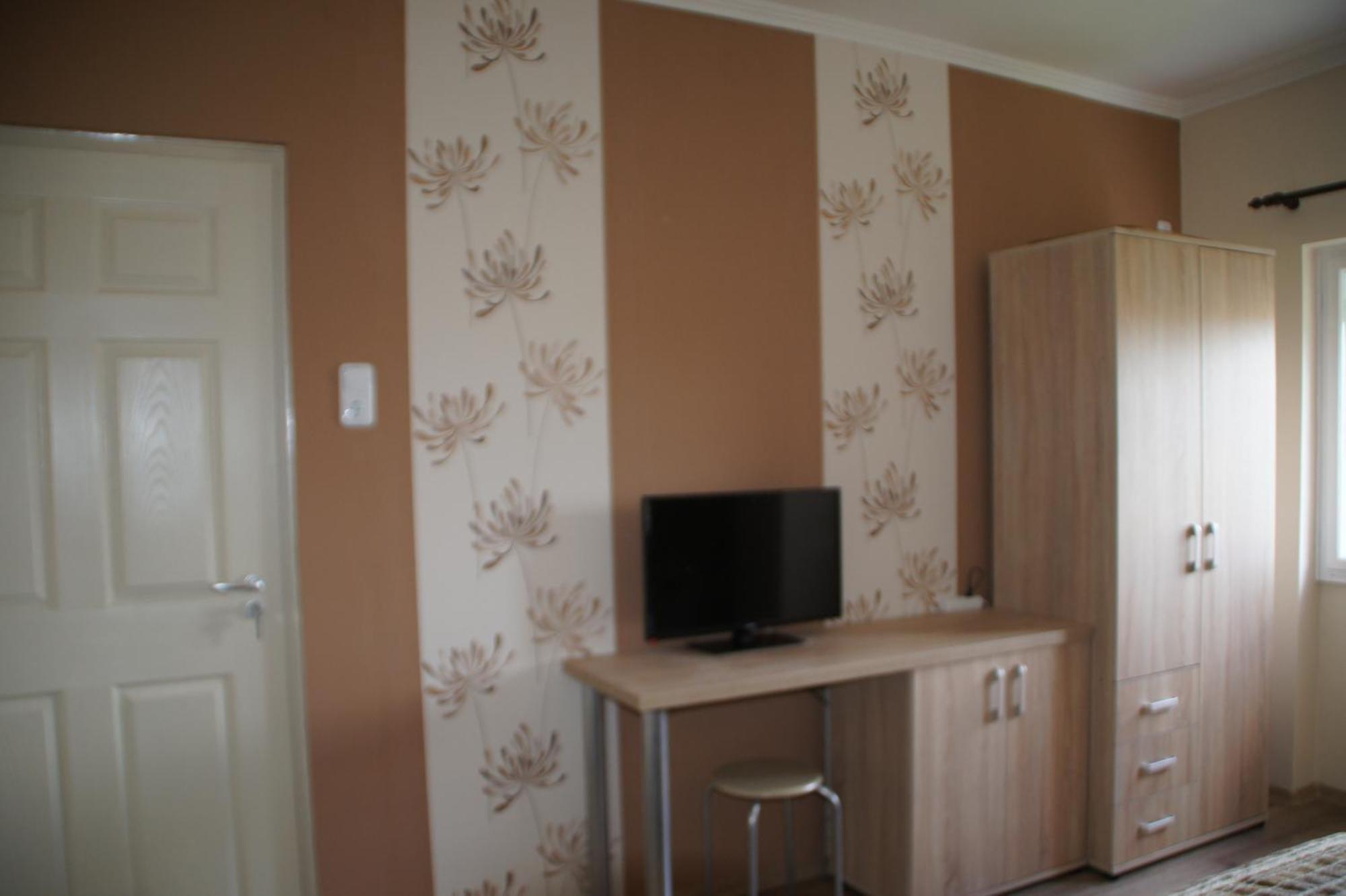 Ferienwohnung Fonix Apartman Gyula Exterior foto