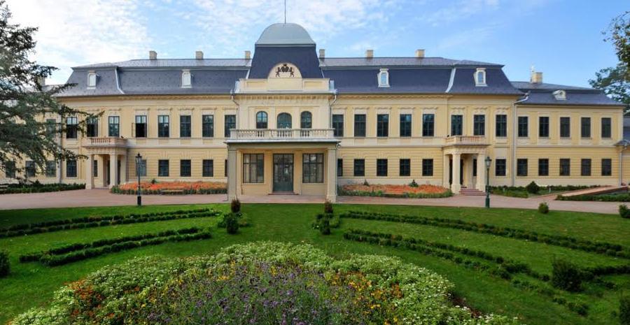 Ferienwohnung Fonix Apartman Gyula Exterior foto